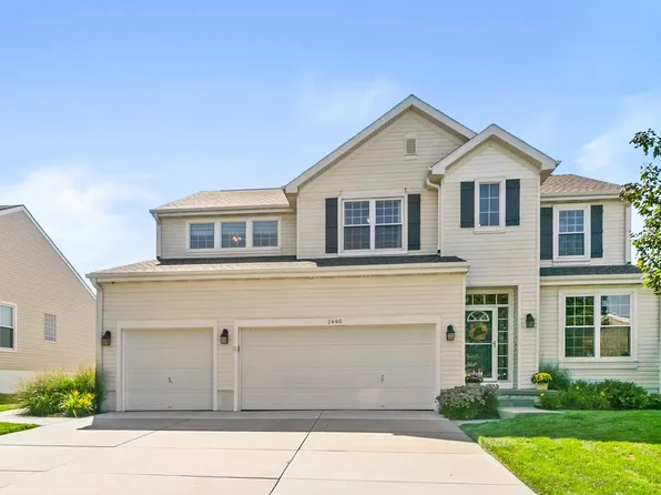 2440 Glacier Dr, Papillion, NE 68046