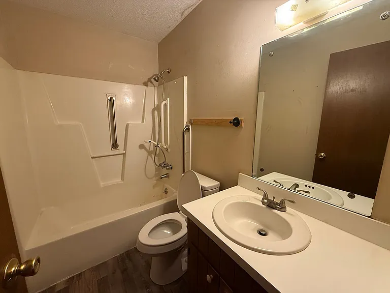 1715 Snowden Dr SE — Photo 7
