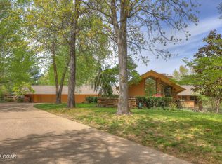 5594 Rivercrest Valley Dr, Joplin, MO 64804