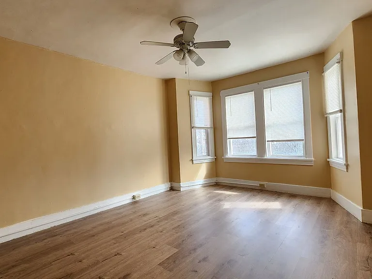 2918 Clermont Ave — Photo 6