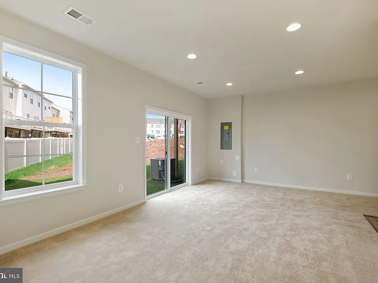 5986 Passend Dr — Photo 29