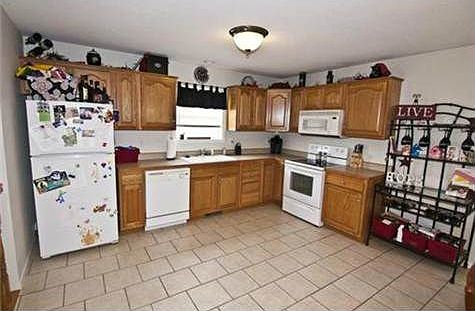 3rd image of 236 S Melrose Ln