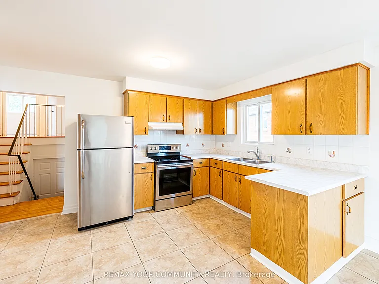 20 Terra Rd #UPPER — Photo 5