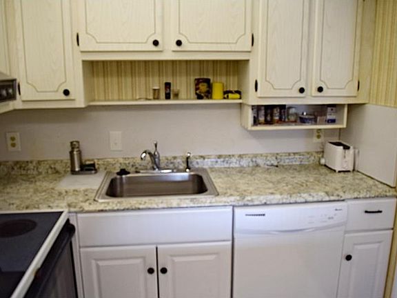 4th image of 301 Kings Blvd #142