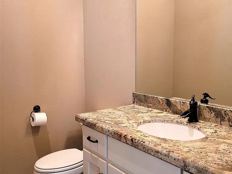 1508 Fowler St — Photo 23