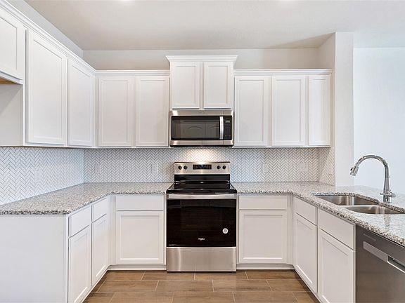 4th image of 11922 Amber Oak Way Building 3