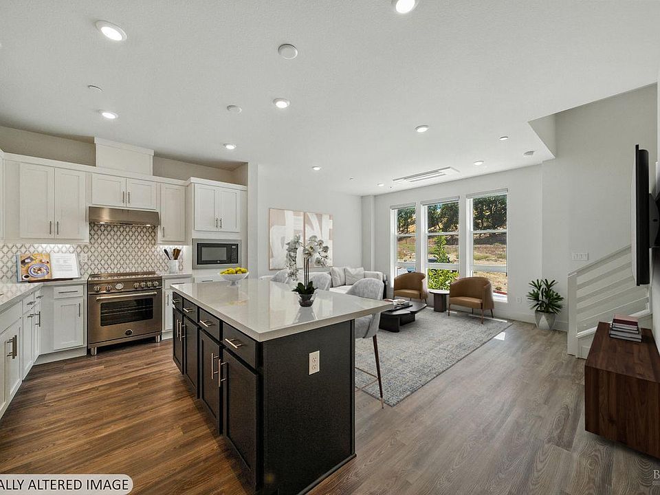 1st image of 206 Verandah Avenue