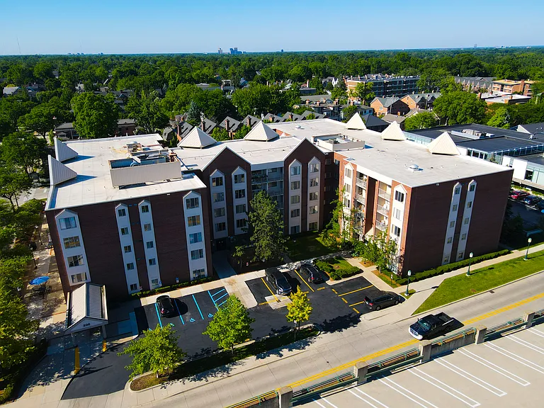 Baldwin on Chester 55+ Independent Living — Photo 9