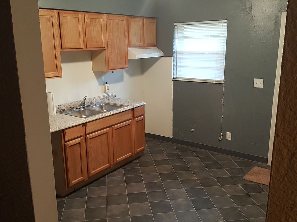 1st image of 2 Fontainebleau Dr #B