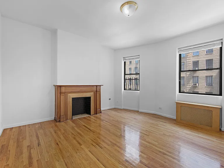 342 W 56th St #4A — Photo 1