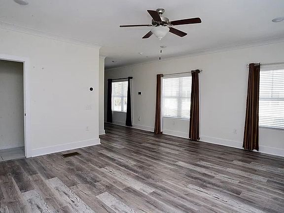 3rd image of 2008 Ocean Dr NW