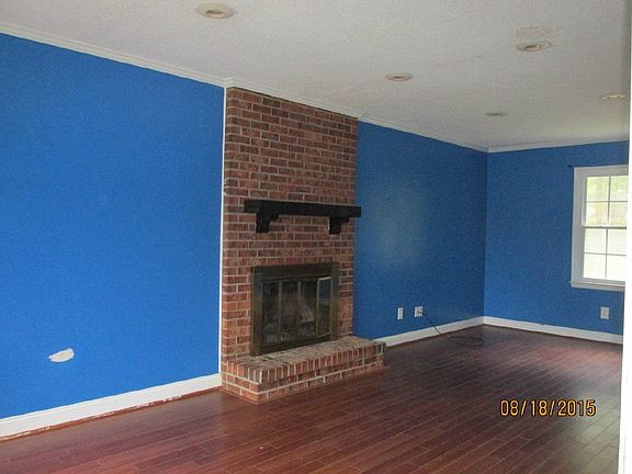 2nd image of 114 Cherrywood Ct
