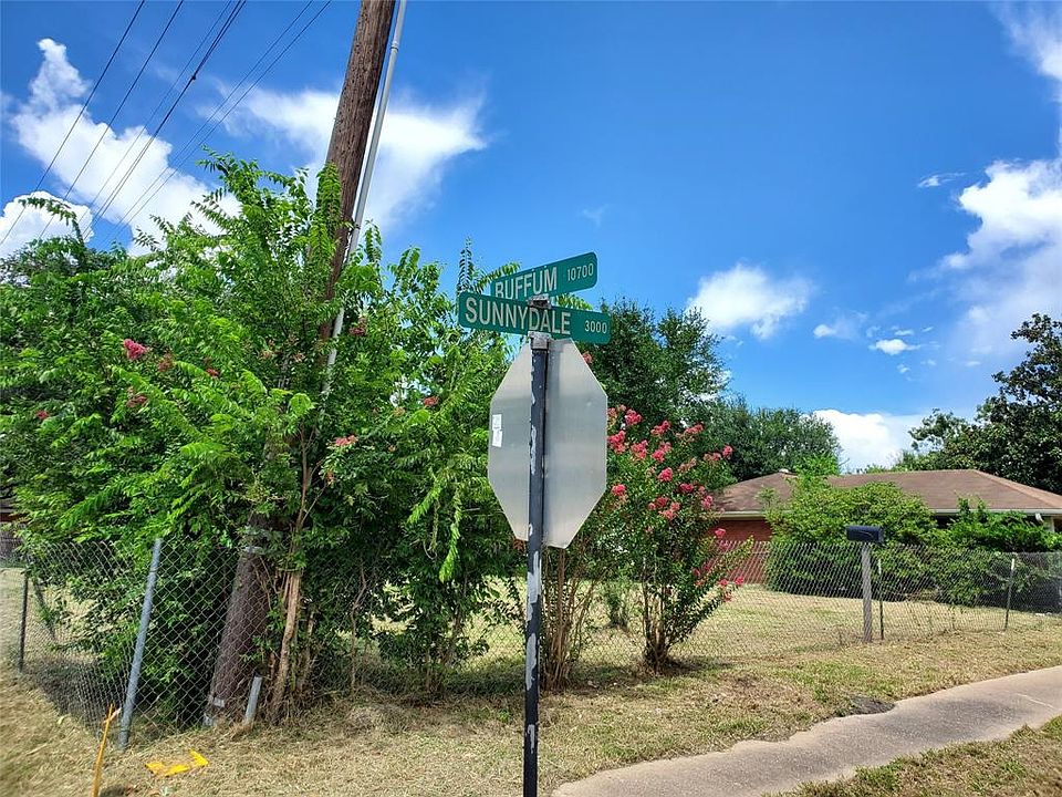 1st image of 3003 Sunnydale Dr