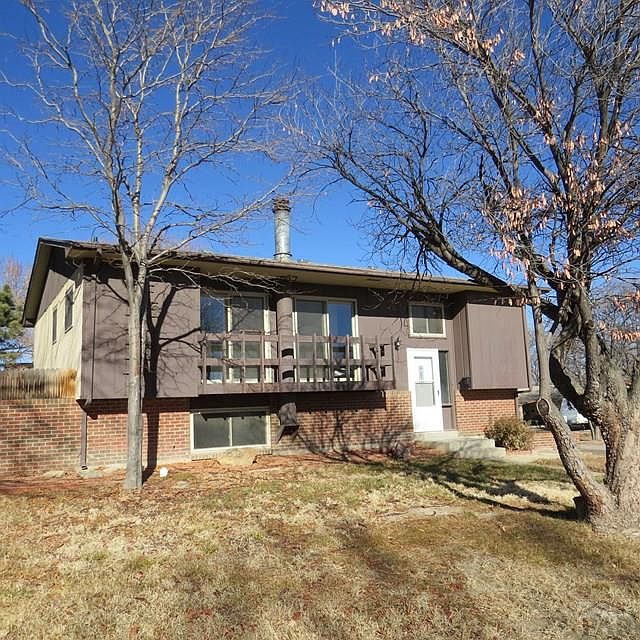 1st image of 170 Macneil Pl
