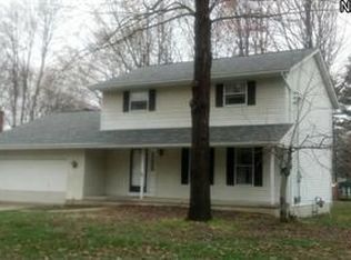 1090 Royal Dr, Amherst, OH