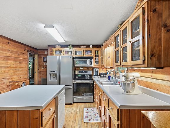 12th image of 86 Tipton Ct