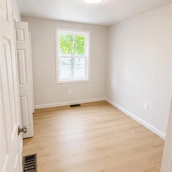 134 Florence St #1 — Photo 8