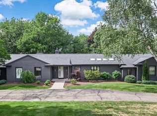 612 Bennington Dr, Bloomfield Hills, MI 48304