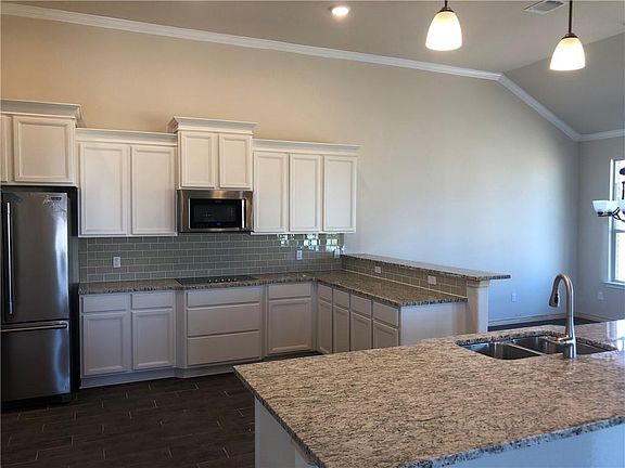 4th image of 1101 Milford Dr