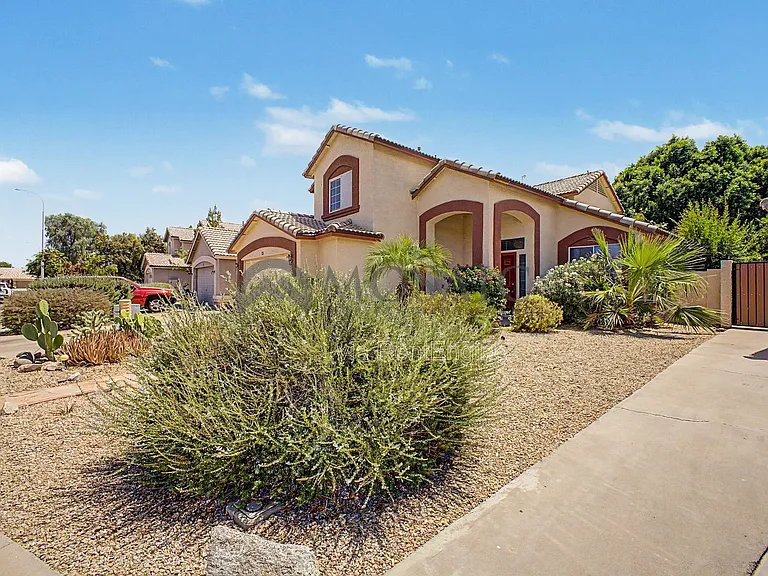 820 N Granada Dr — Photo 3