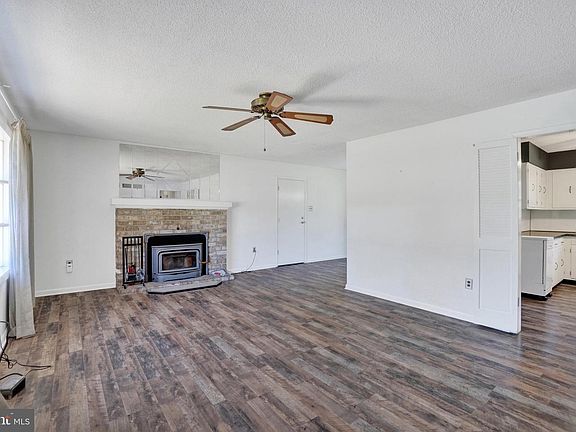 4th image of 112 Freedom Ave