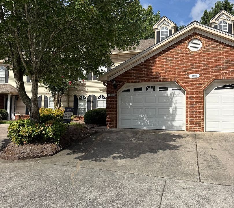 1st image of 1701 W Oak Dr Unit 252