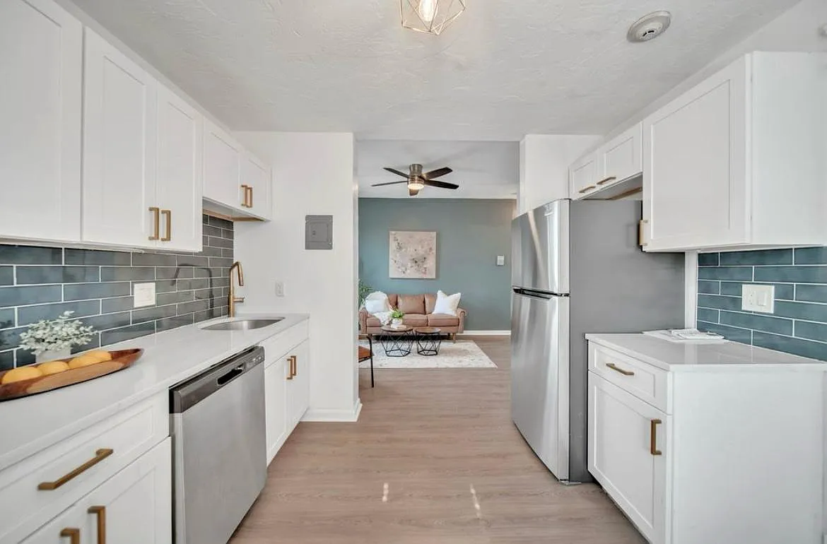 29 Irving St — Photo 3