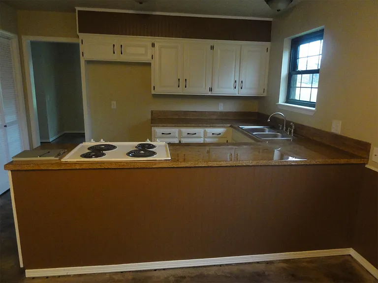 1217 Guinn Ln — Photo 3