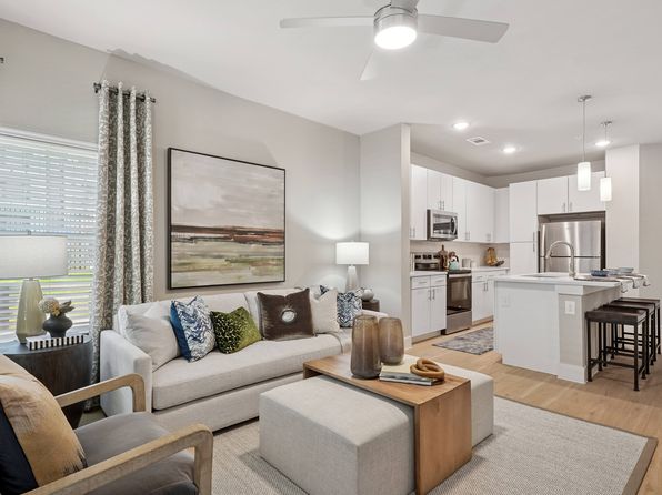 1350 W Taylor St #4102