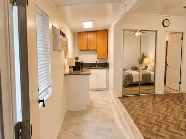 447 Nahua St #7, Honolulu, HI 96815