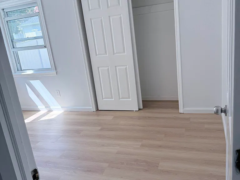 15 Thomas Pl #1 — Photo 8