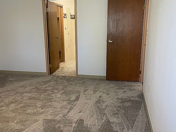 4th image of 9 Hospital Dr APT 123