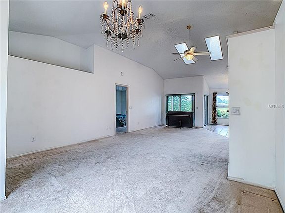 5th image of 12639 Waterhaven Cir