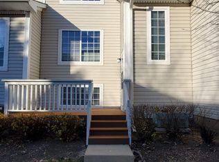 45 S Treehouse Ln, Round Lake, IL 60073