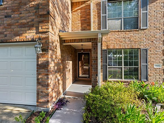 2nd image of 7909 Silver Oak Dr