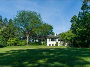 5 Montgomery Pl, Decatur, IL 62522