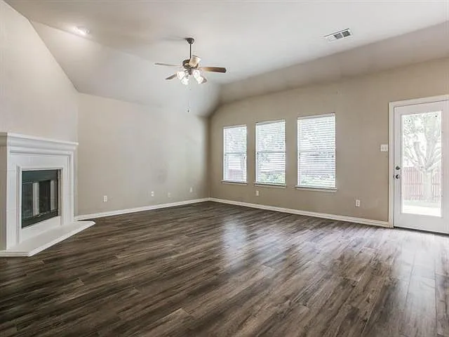 10272 Bancroft Ln — Photo 10