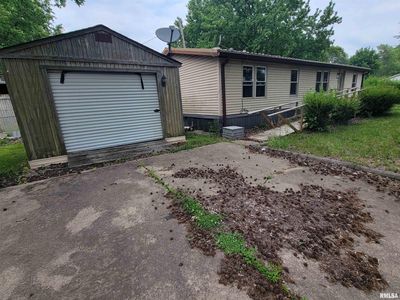 1060 W 5th St, Flora, IL, 62839