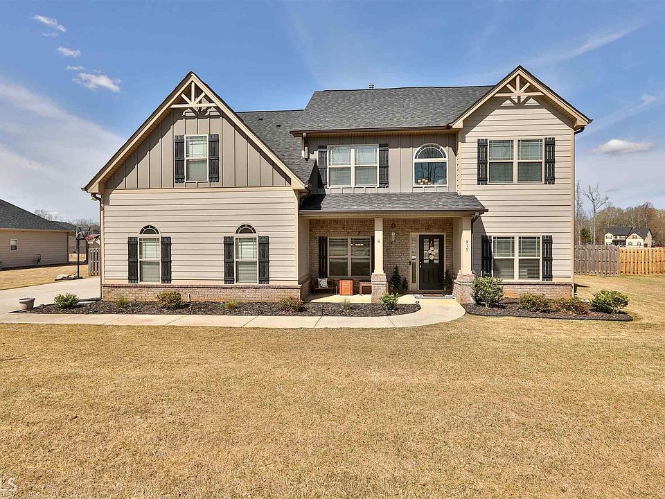1st image of 415 Mulberry Dr