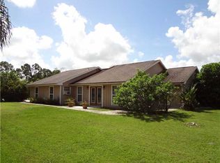 11286 SW Meadowlark Cir, Stuart, FL 34997