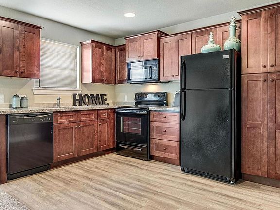 3rd image of 4413 N 106th Ter