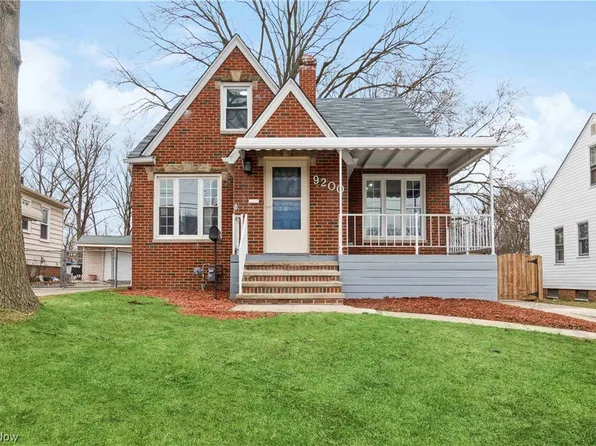 9200 Outlook Dr, Brooklyn, OH 44144
