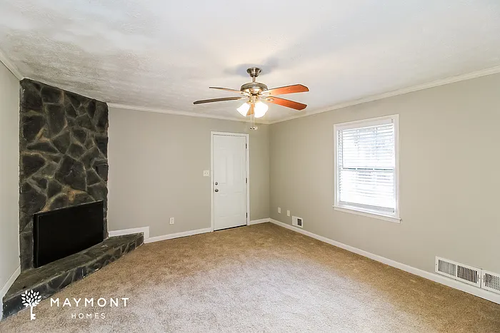 3 bed, 2.0 bath, 1501 sqft, $1,695 — Photo 4