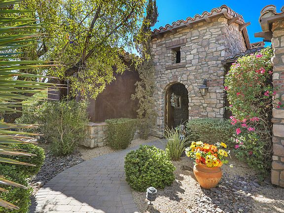 5th image of 25 Cassis Cir
