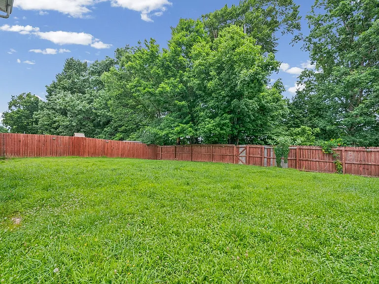 771 Banister Dr — Photo 35