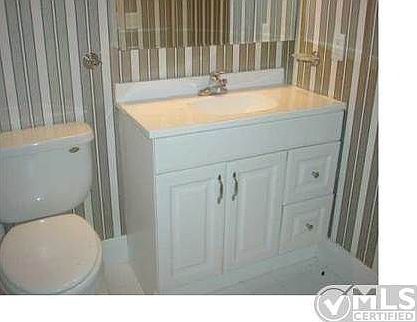 4th image of 110 Shore Ct APT 313-B