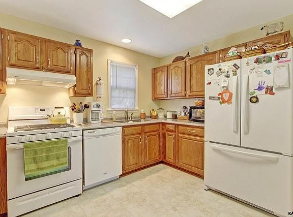 5th image of 6 Old Farm Ln