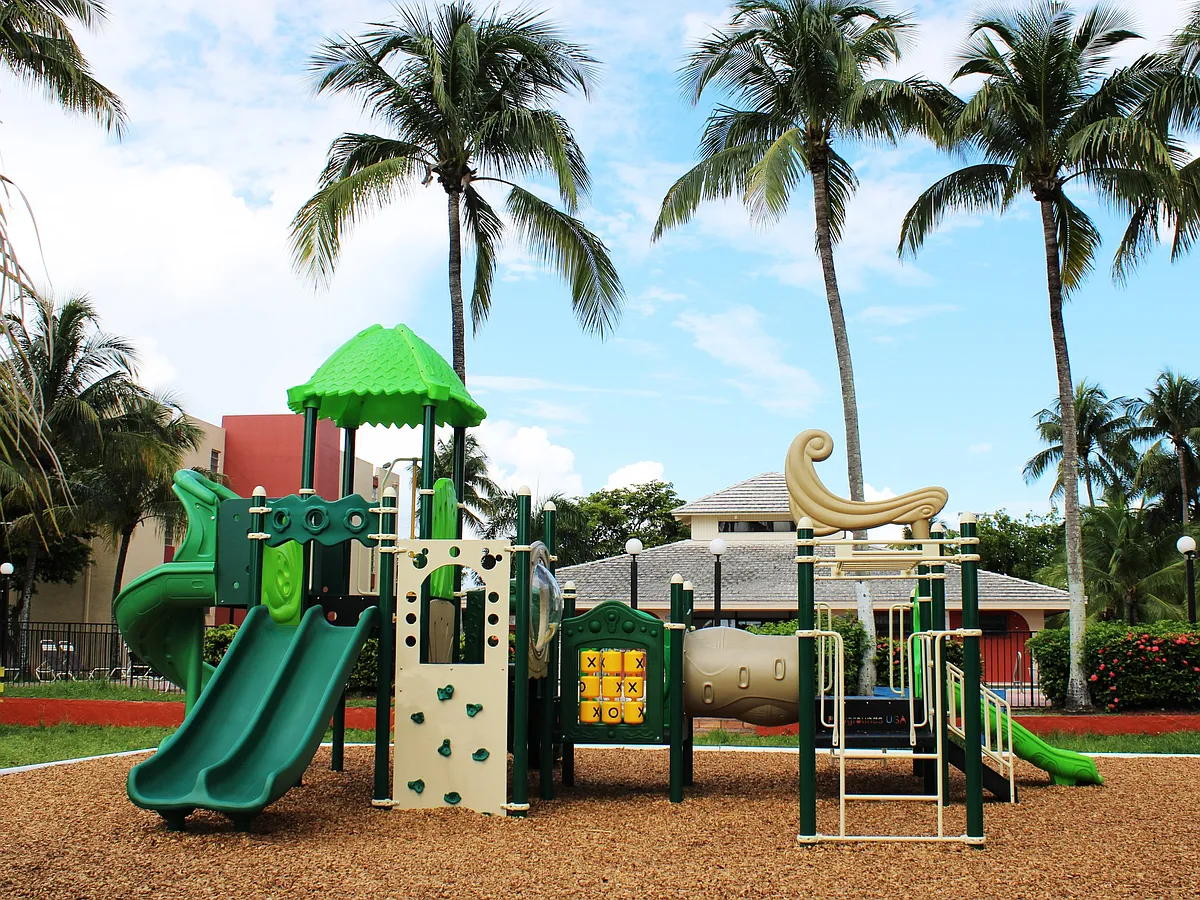 Children's Playground - Inverrary 441 Apartments