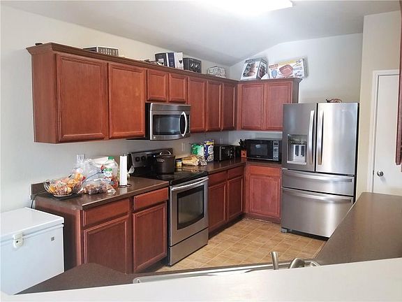 5th image of 2011 Bentwood Dr