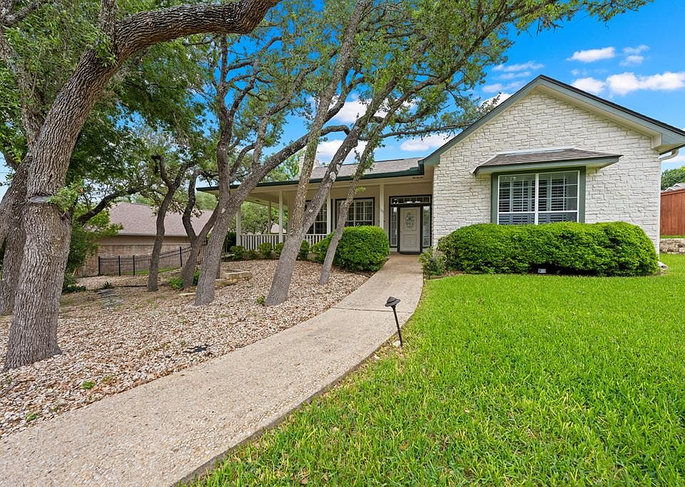 1st image of 105 Saint Andrews Loop